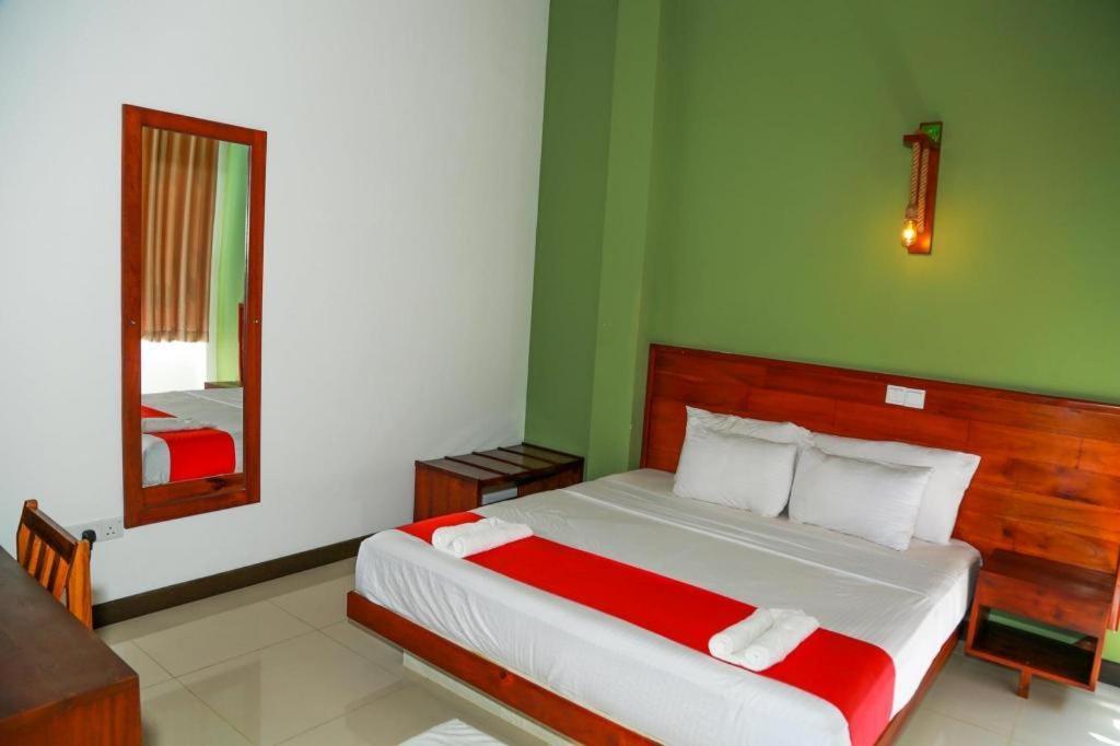 Sea Cloud Dalawella Hotel อูนาวาตูนา ภายนอก รูปภาพ